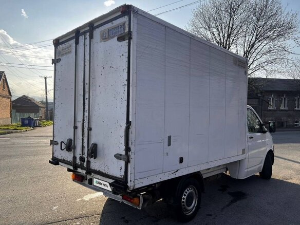 2011 Volkswagen Transporter, белый, 1300000 рублей - вид 2