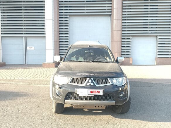 2013 Mitsubishi L200 IV, чёрный, 1550000 рублей