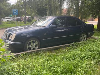 1998 Mercedes-Benz E-Класс 240 II (W210, S210), синий, 450000 рублей, вид 3