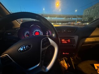 2015 Kia Rio III Рестайлинг, белый, 810000 рублей, вид 5