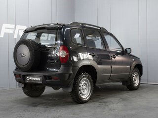 2011 Chevrolet Niva I Рестайлинг, чёрный, 330000 рублей, вид 2