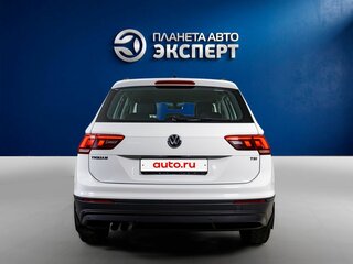 2017 Volkswagen Tiguan II, белый, 1940000 рублей, вид 5