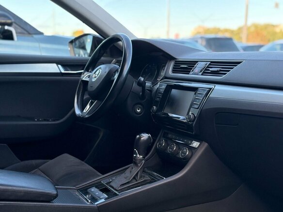 2015 Skoda Superb III, коричневый, 1225000 рублей - вид 13
