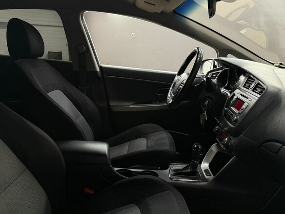 2015 Kia Ceed II Рестайлинг, белый, 789777 рублей - вид 8