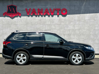 2020 Mitsubishi Outlander III Рестайлинг 3, чёрный, 2550000 рублей, вид 4
