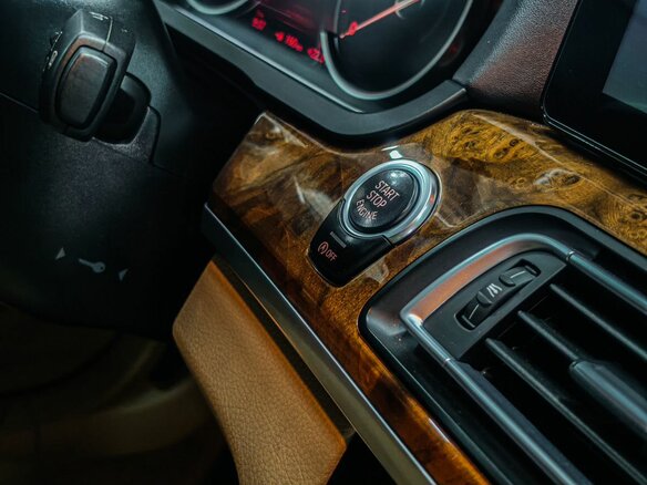 2014 BMW 7 серии Long 740Li xDrive V (F01/F02/F04) Рестайлинг, серый, 2999900 рублей - вид 27