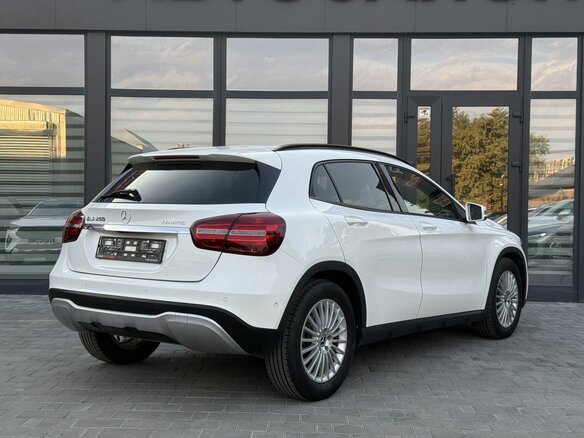 2018 Mercedes-Benz GLA 250 I (X156) Рестайлинг, белый - вид 3