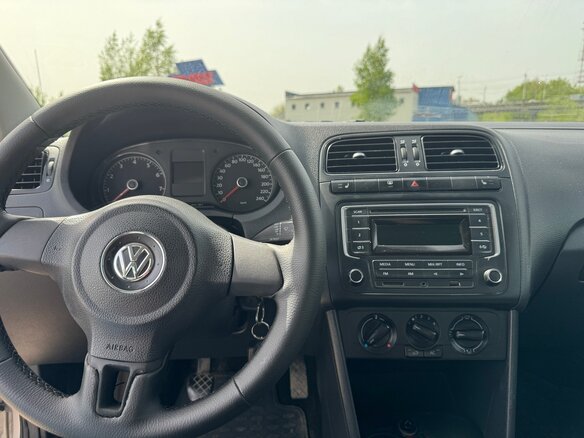 2011 Volkswagen Polo V, серебристый, 525000 рублей - вид 8