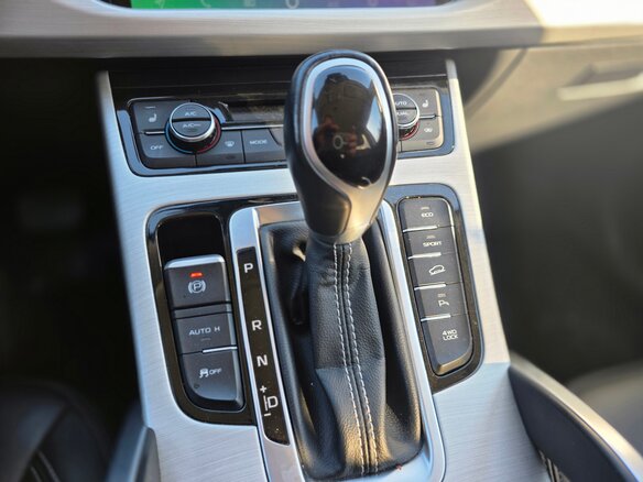 2021 Geely Atlas I, серый, 1750000 рублей - вид 12