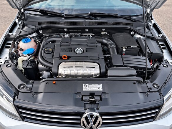 2012 Volkswagen Jetta VI, серебристый, 1395000 рублей - вид 12