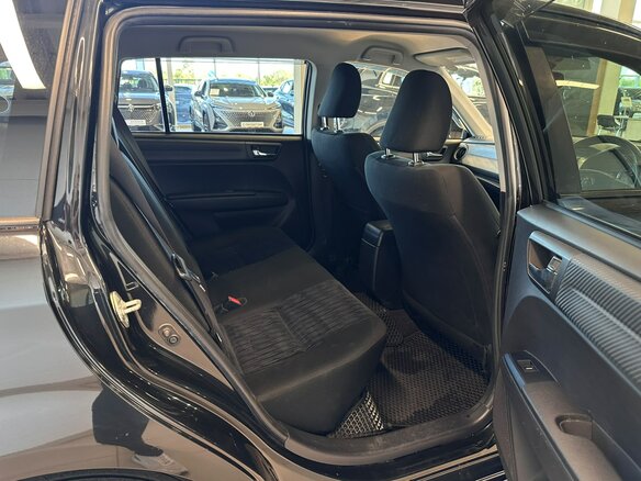 2012 Toyota Corolla Fielder XI (E160, E170, E180), чёрный - вид 19
