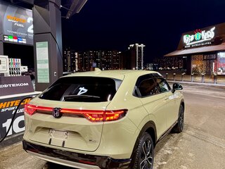 2021 Honda Vezel II, бежевый, 2900000 рублей, вид 2