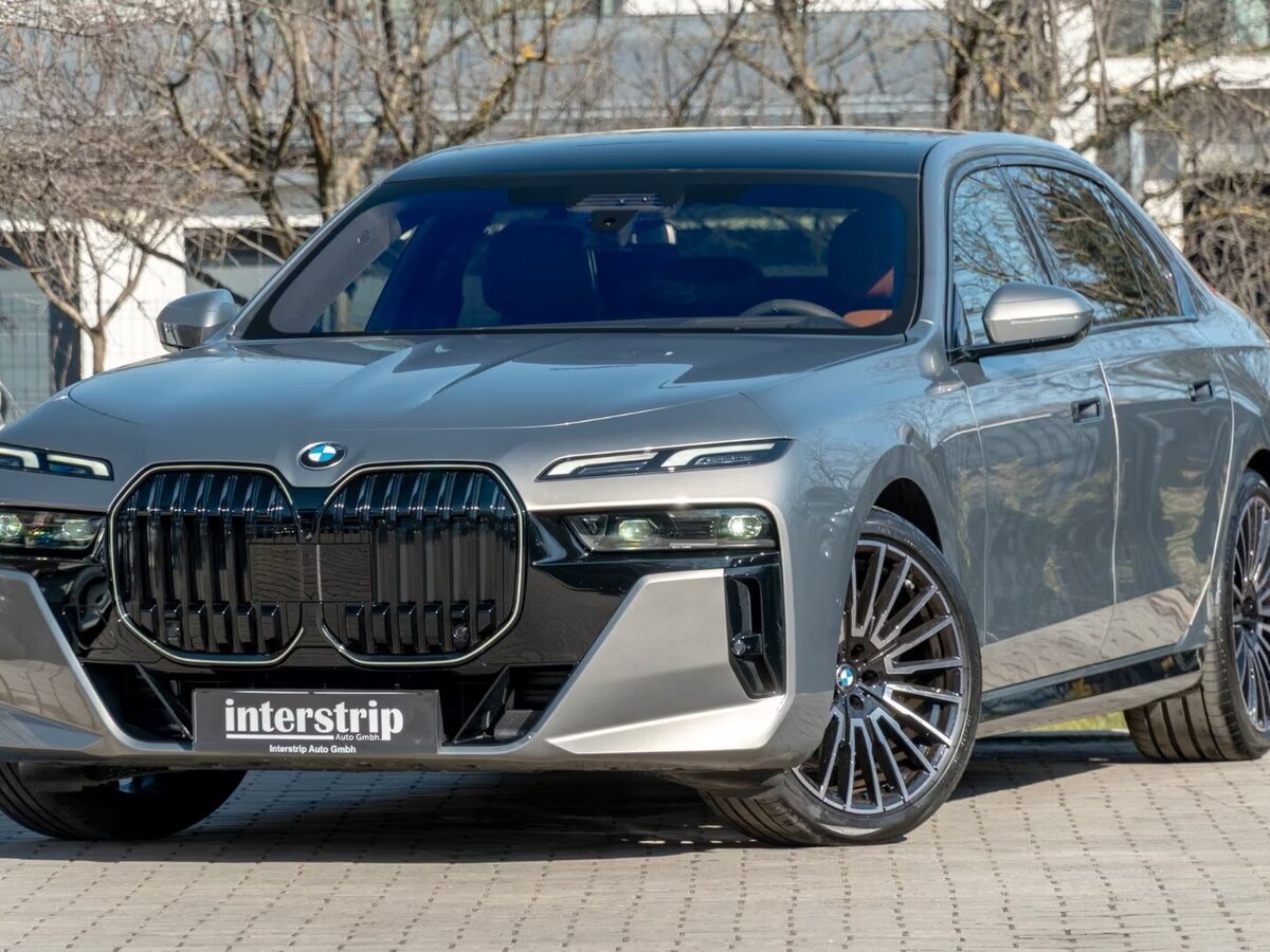Открыть фотографии: BMW 7 серии VII (G70)