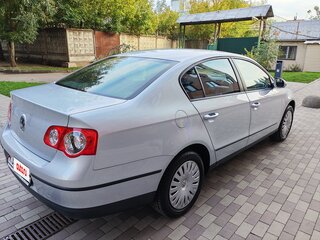 2008 Volkswagen Passat B6, серебристый, 2100000 рублей, вид 2