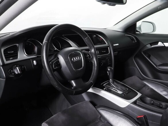 2011 Audi A5 I (8T), белый - вид 4