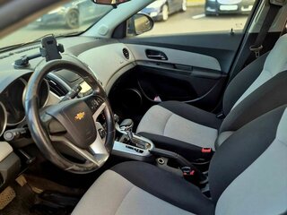 2013 Chevrolet Cruze I Рестайлинг, бежевый, 800000 рублей, вид 5
