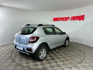 2015 Renault Sandero Stepway II, серый, 820000 рублей, вид 4
