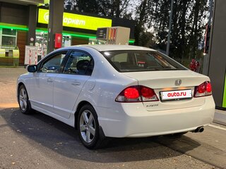 2010 Honda Civic VIII Рестайлинг, белый, 830000 рублей, вид 4