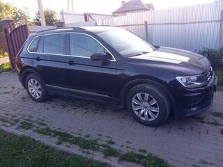 2017 Volkswagen Tiguan II, чёрный, 1980000 рублей, вид 3