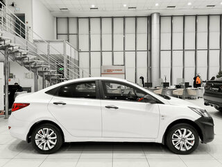 2013 Hyundai Solaris I, белый, 480000 рублей, вид 4