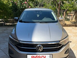 2020 Volkswagen Polo VI, серебристый, 1500000 рублей, вид 2