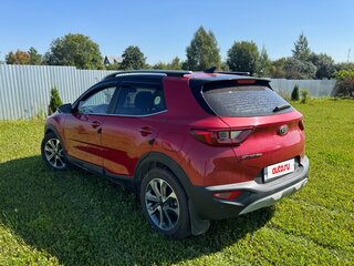 2019 Kia Stonic I, красный, 1700000 рублей, вид 4
