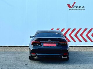 2022 Toyota Avalon V, чёрный, 3435000 рублей, вид 5