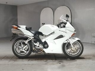 2004 Honda VFR 800, белый, 406000 рублей, вид 1