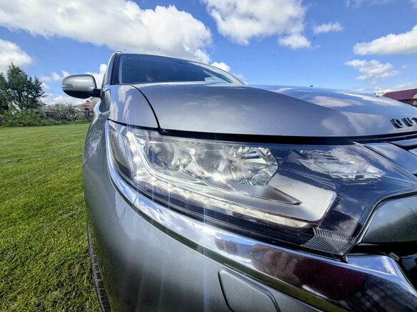 2016 Mitsubishi Outlander PHEV III Рестайлинг 2, серый, 2500000 рублей - вид 3
