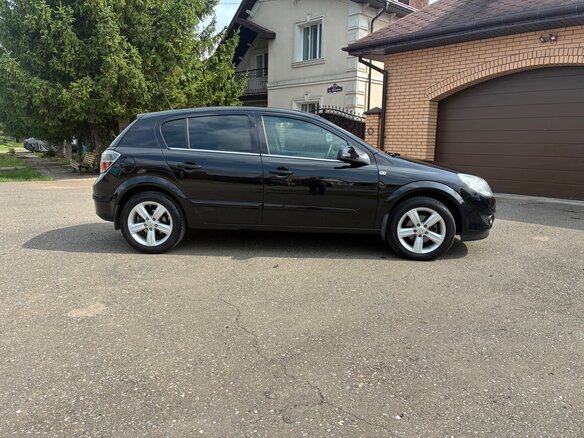 2010 Opel Astra H Рестайлинг, чёрный, 515000 рублей - вид 3