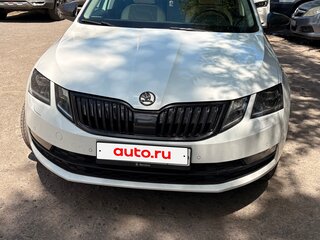 2017 Skoda Octavia III (A7) Рестайлинг, белый, 1700000 рублей, вид 2