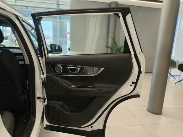 2025 Chery Tiggo 7L I, белый, 2735000 рублей - вид 17