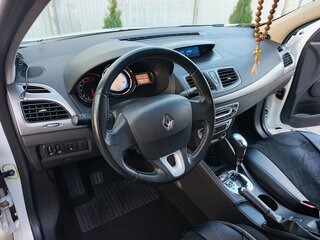 2013 Renault Megane III Рестайлинг, белый, 665000 рублей, вид 4