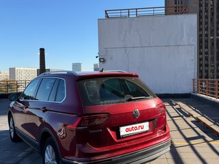 2017 Volkswagen Tiguan II, пурпурный, 1990000 рублей, вид 4