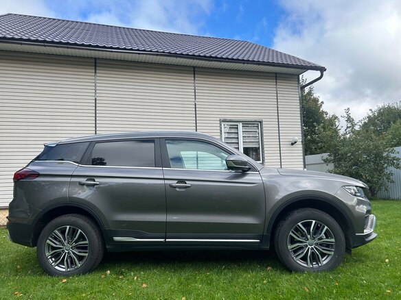 2023 Geely Atlas Pro, серый, 1770000 рублей - вид 3