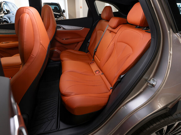 2026 Geely Galaxy M7, серый - вид 13