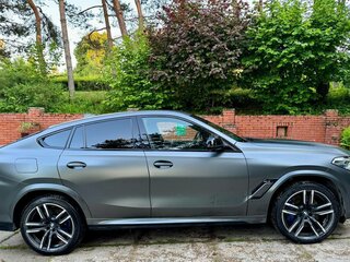 2021 BMW X6 M III (F96), белый, 9300000 рублей, вид 4