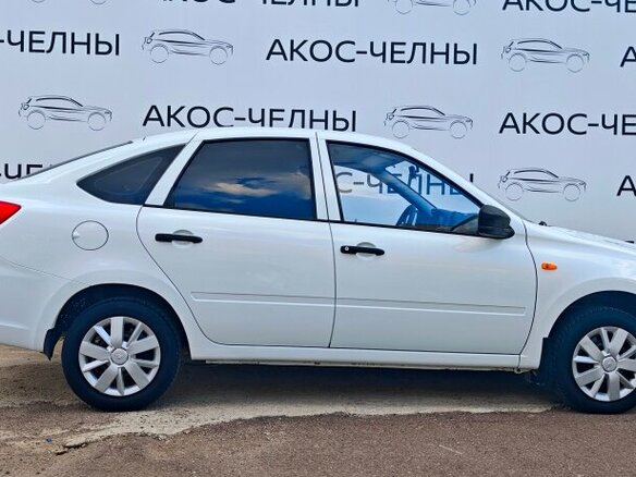 2015 Lada (ВАЗ) Granta I, белый, 390000 рублей - вид 6