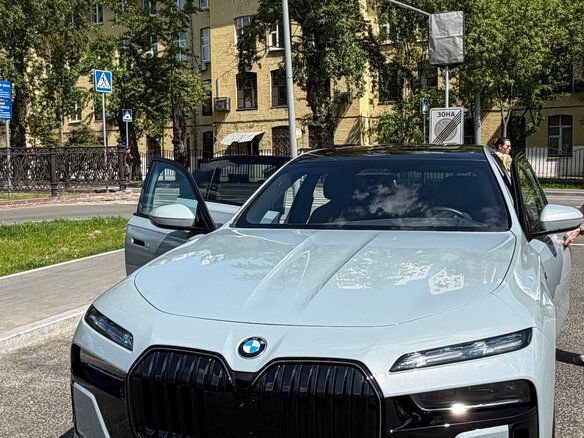 2023 BMW 7 серии 740d xDrive VII (G70), серый, 15700000 рублей - вид 1