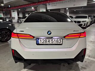 2023 BMW 5 серии 530i xDrive VIII (G60/G61/G68), белый, 6835000 рублей, вид 5