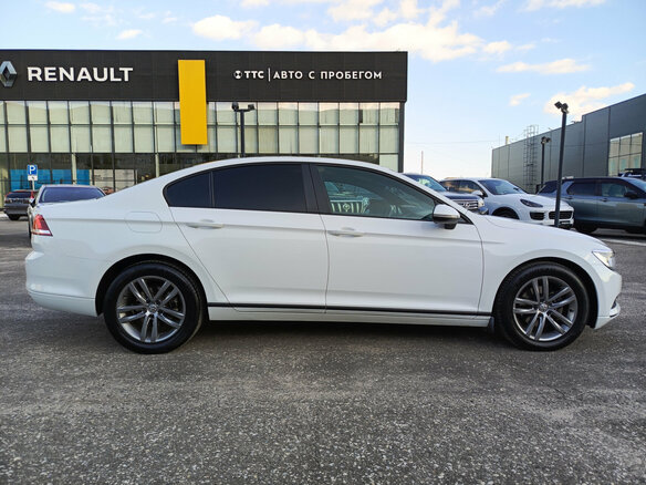 2016 Volkswagen Passat B8, белый, 1335000 рублей - вид 3