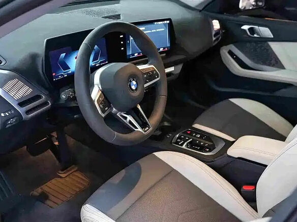 2026 BMW 2 серии 225i L F74/78, красный - вид 9