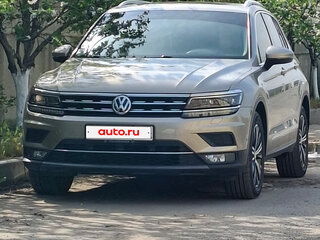 2017 Volkswagen Tiguan II, бежевый, 3100000 рублей, вид 3