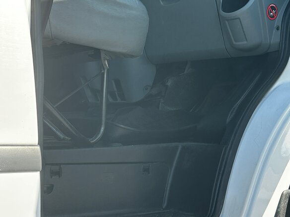 2009 Ford Transit, белый - вид 10