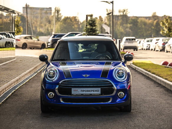 2020 Mini Hatch Cooper III (F55/F56) Рестайлинг, синий, 2333500 рублей - вид 3