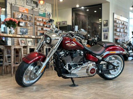 2023 Harley-Davidson Fat Boy, красный, 3300000 рублей, вид 5