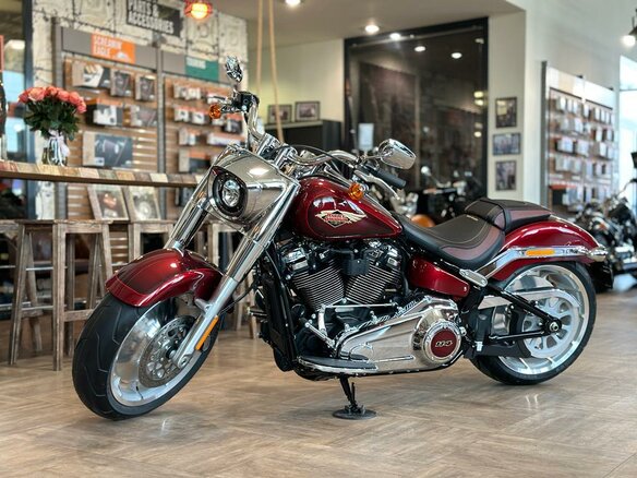 2023 Harley-Davidson Fat Boy, красный, 3300000 рублей - вид 4