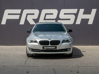 2013 BMW 5 серии 520i VI (F10/F11/F07), серебристый, 1679000 рублей, вид 3