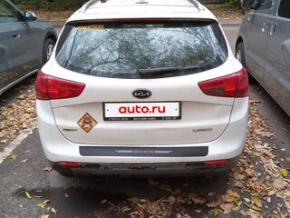 2017 Kia Ceed II Рестайлинг, белый, 850000 рублей, вид 4