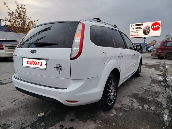 2011 Ford Focus II Рестайлинг, белый, 630000 рублей - вид 4